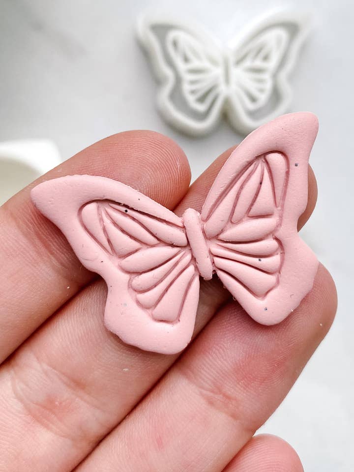 Taglierina per argilla polimerica a farfalla dettagliata per la vendita all'ingrosso da parte di Tera Clay