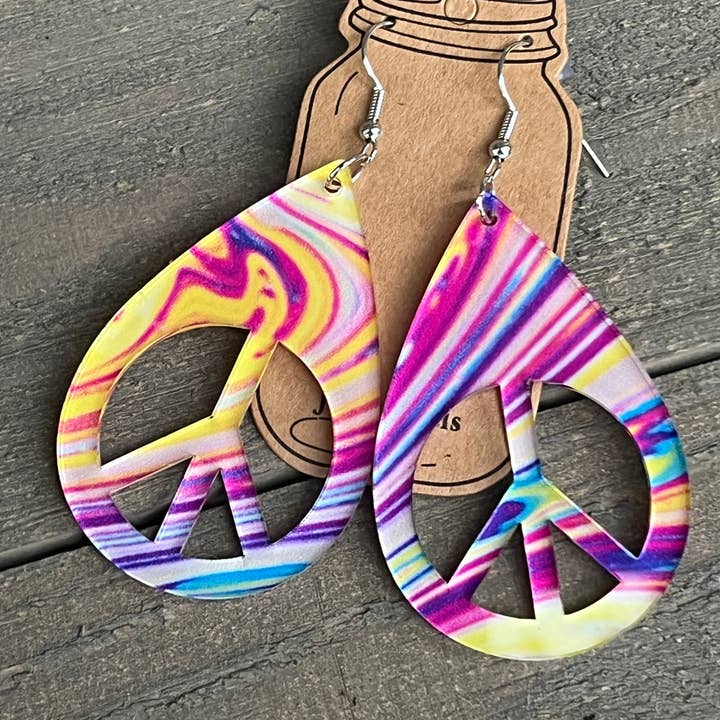 Peace Sign Rainbow Swirl Teardrop oorbellen van acryl voor wholesale door Jill's Jewels