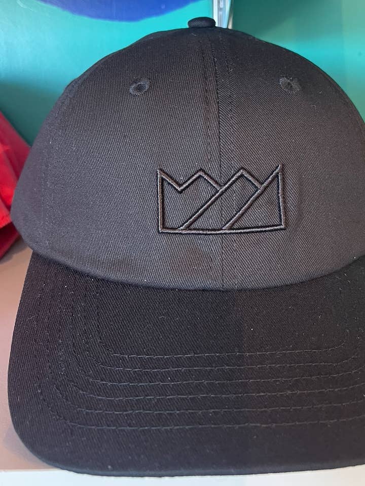 Chapeau Noir CTS Signature Crown pour la vente par Chris Turk Swim