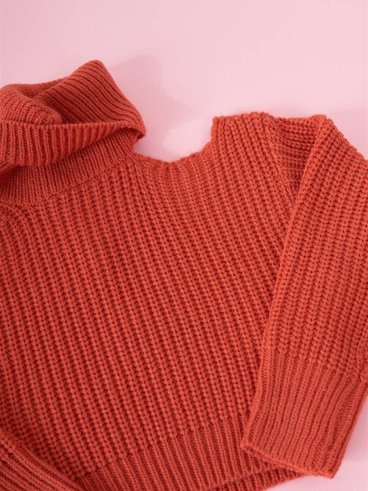 Tasha Apparel Wholesale - Vente Pull en maille – enfant - Pull à col roulé en tricot côtelé à manches et épaules découpées pour petites filles7