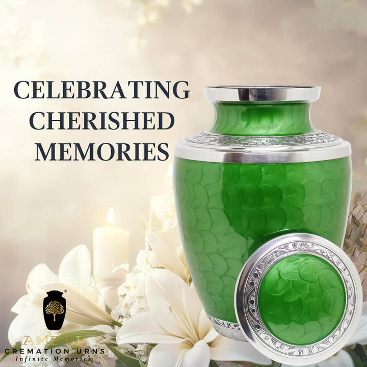 Ample Cremation Urns - Vente Urnes - Urne funéraire en laiton argenté et vert émeraude – Gravée à la main5
