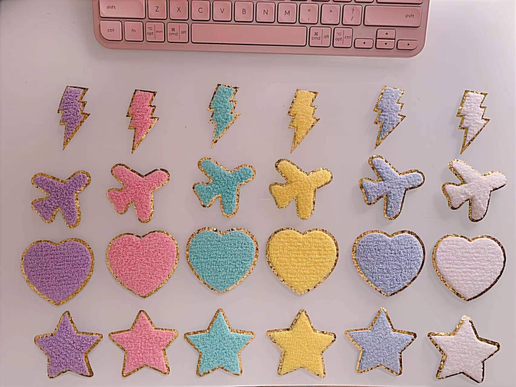 Chicbaby LLC - Wholesale Patch - Iron on Patch, Chenille Heart1