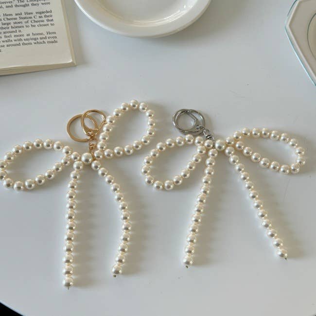 MOND HAUS - Wholesale Keychain - Women's - Fonda Keychain | Chubby Pearl Beaded Ribbon Charm8