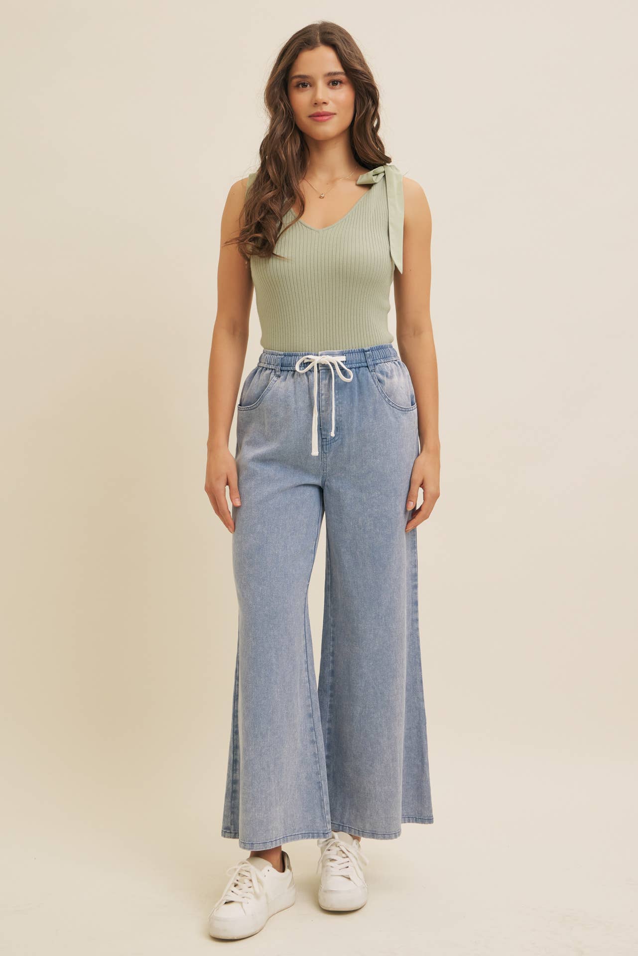 in february – wholesale Pullovertröja - Dam – Tröja i stretchigt ribbstickat material med axelband i blandade material17