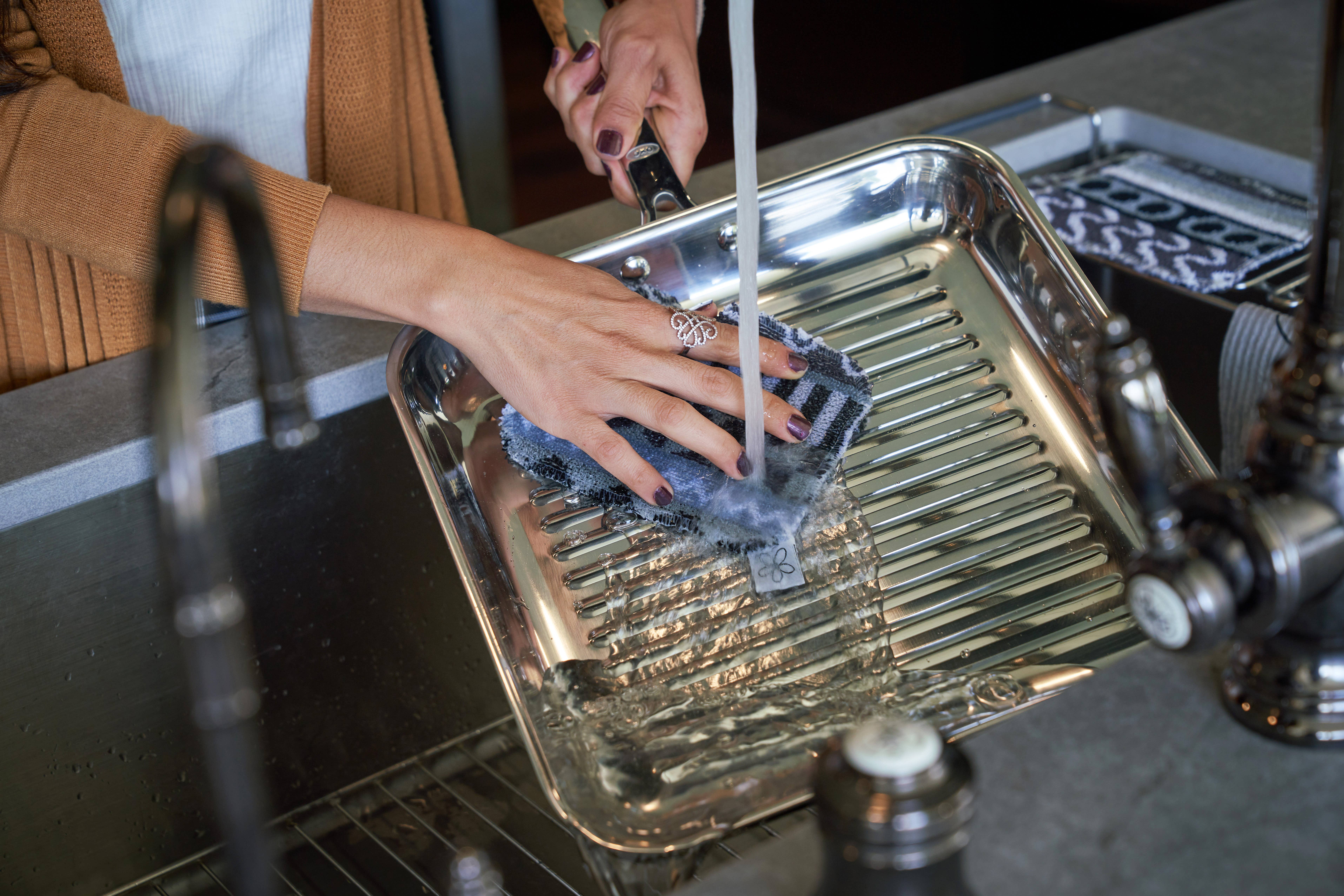 Skoy Enterprises, LLC – wholesale Cleaning sponge – Skoy Scrub - Monochromatic Design - 1 piece3