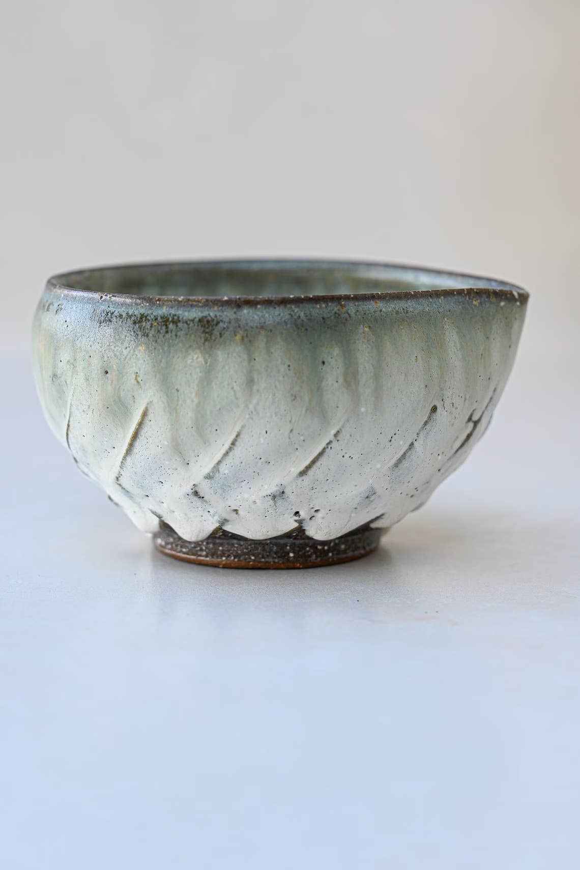 Aprikalife - Wholesale Tea Set - Japanese Matcha Set - 16 oz Ceramic Matcha Bowl with Spout4