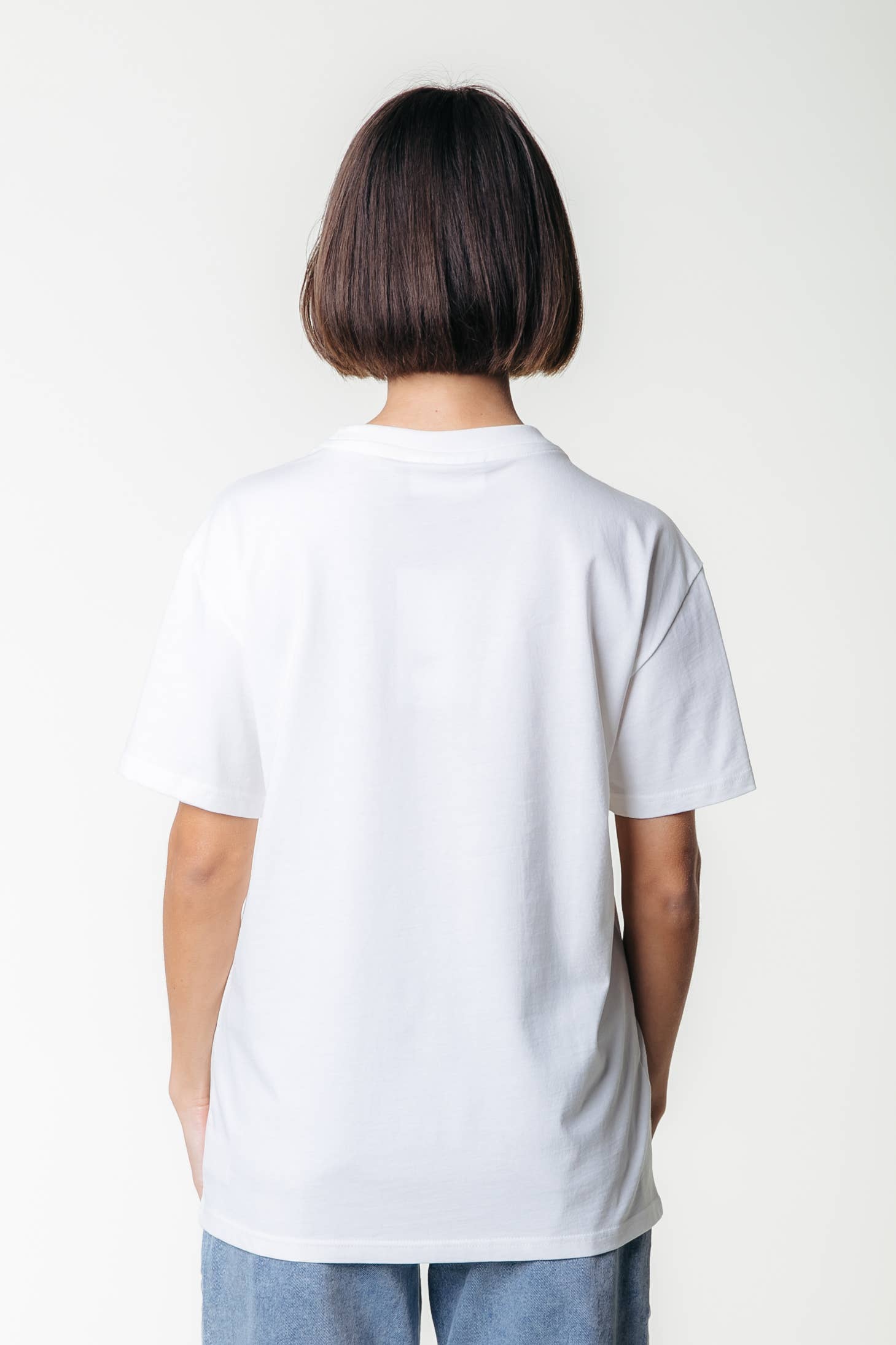 Branco padrão T-shirt Cowgirl Colourful Rebel | Branco padrão para venda a revendedores na Faire5