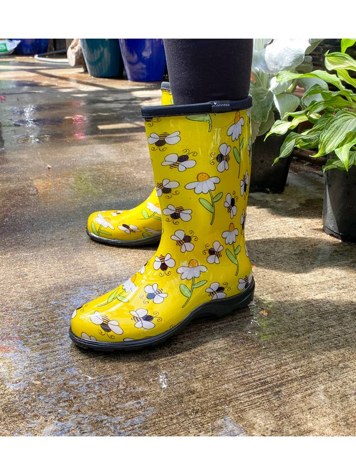 Sloggers – Galochas – Mulher por atacado – Bota Feminina de Chuva e Jardim Amarela com Estampa de Abelhas2
