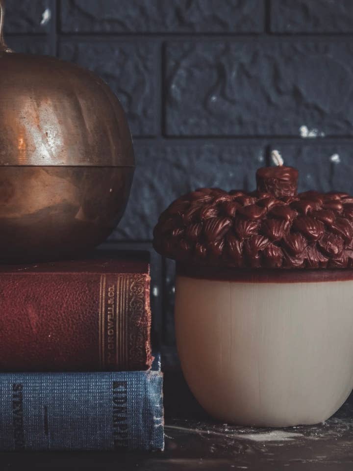 Stor ekollonljus i pelarmodell från A Pleasant Thought för wholesale av A Pleasant Thought