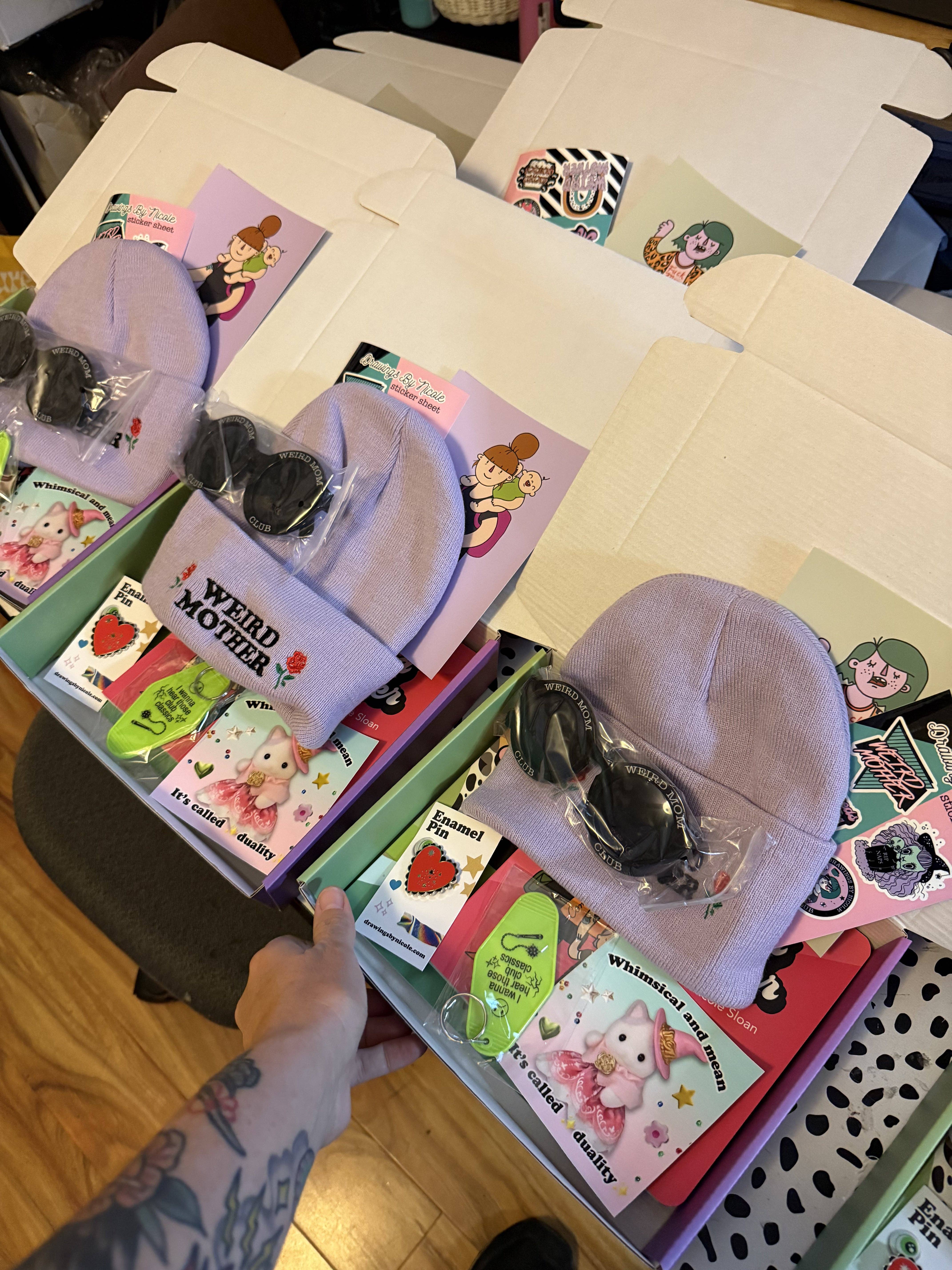 Drawings by Nicole - Wholesale New Mom Gift Box/Set - Weird Mother Bundle Box