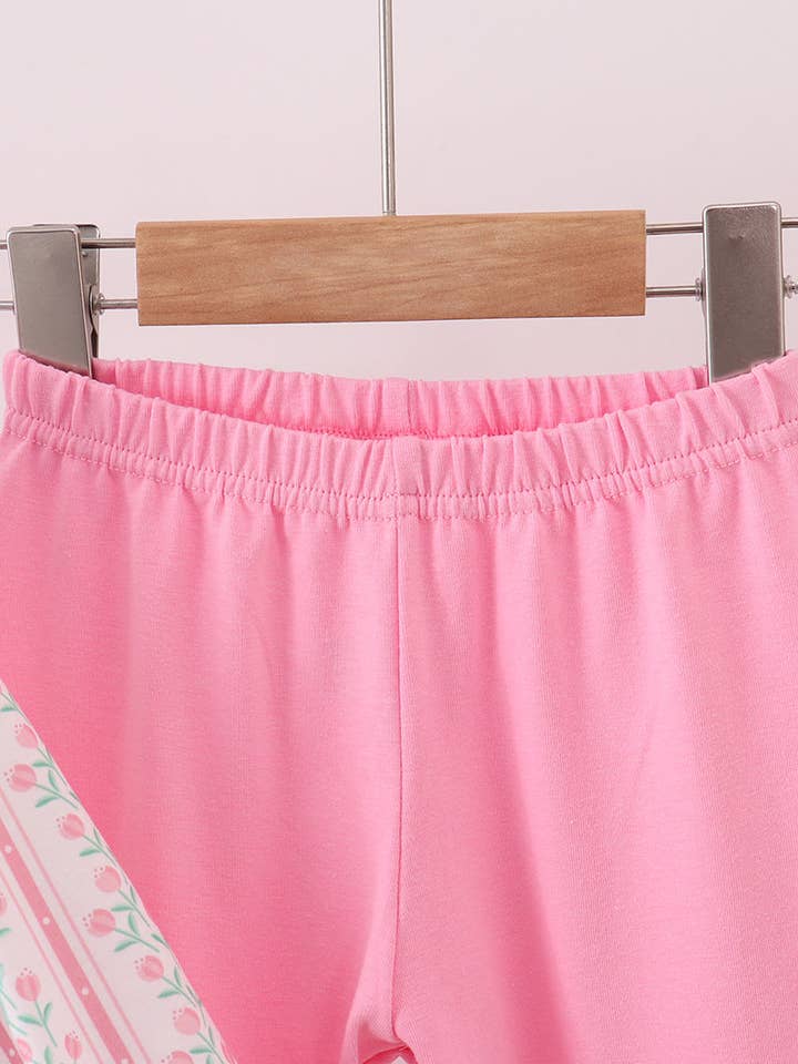 Mom & Co. – Conjunto de camisola e calças – criança por atacado – Conjunto de calças com folhos e bordado floral de tulipas.2