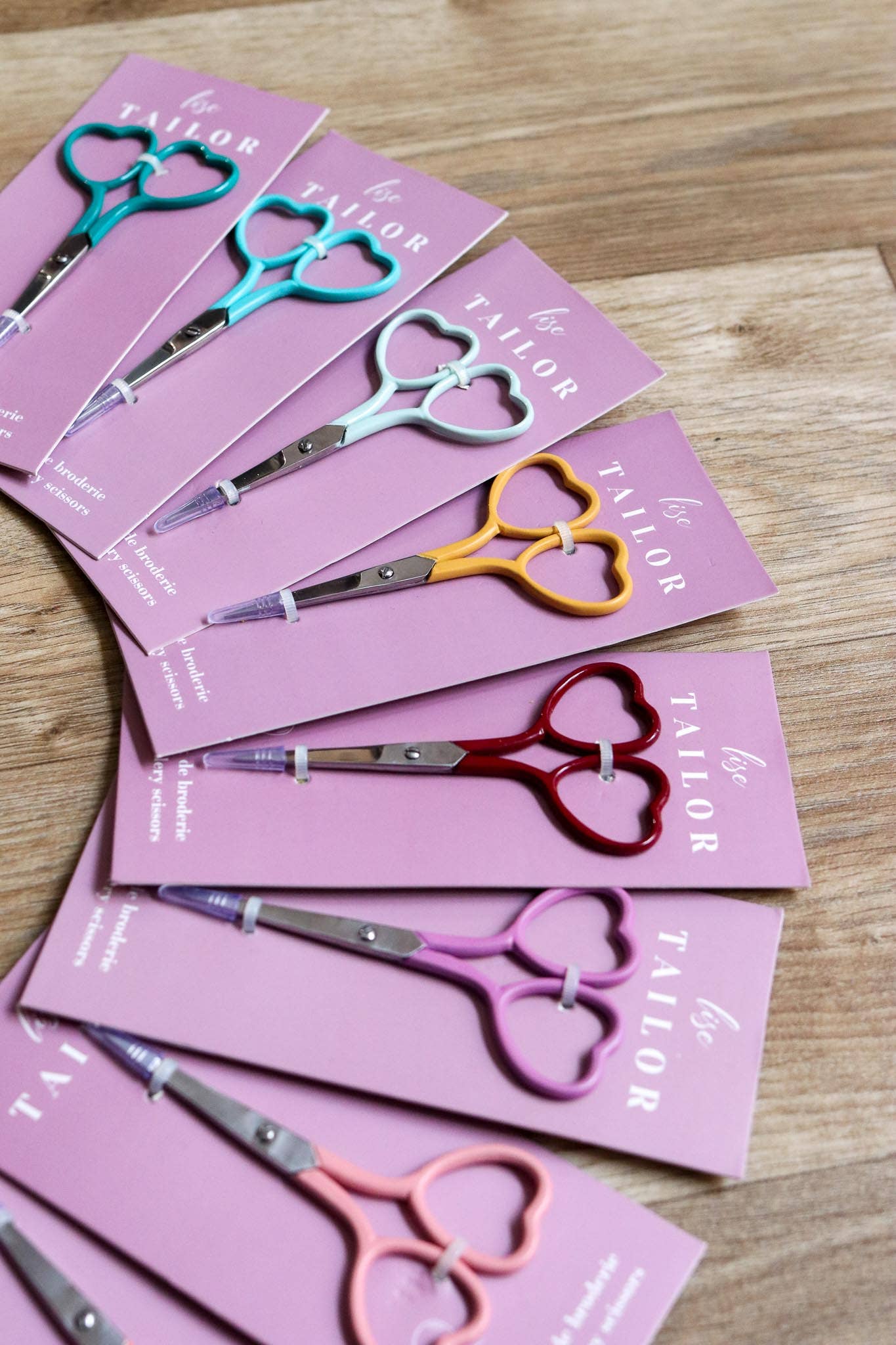 Lise Tailor - Wholesale Embroidery/Cross Stitch Supplies - Heart Embroidery Scissors4