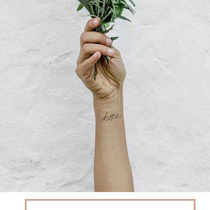 Hope Calligraphy Temp Tattoo | Tatuaggio sulla pelle e sul cappello per la vendita all'ingrosso da parte di Words for a Season