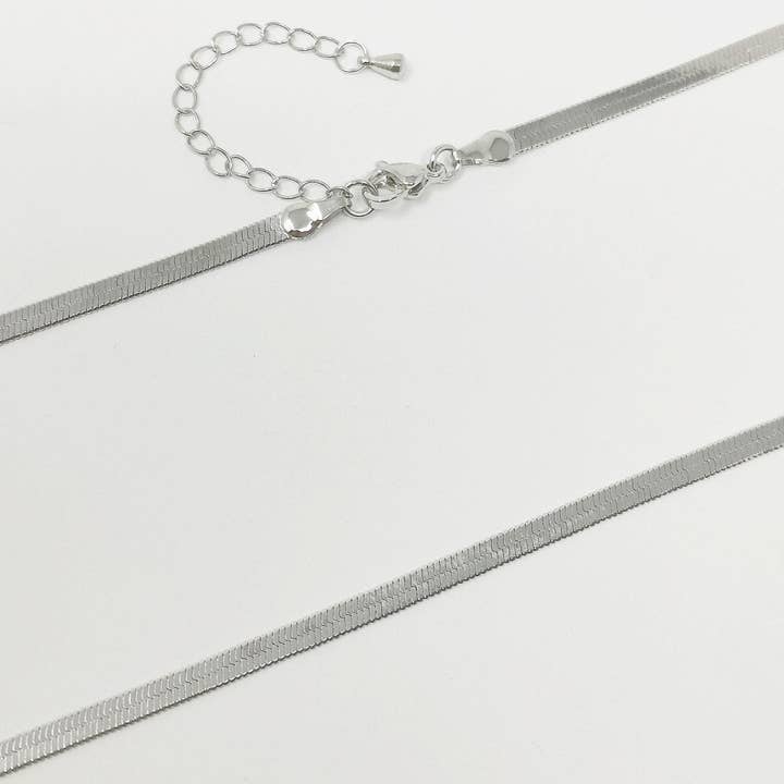 Aim Eternal - Vendita all'ingrosso Collane a catena e maglie - Collana a Catena a Spina di Pesce in Argento Delicato 3,5mm Collana a Catena a Spina di Pesce Piatta 16, 18, 20,5 Pollici con Estensione di 2" Regalo per Lei Collana Quotidiana | CN-894 CN-914 CN-919 Prezzi di Liquidazione1