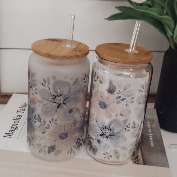 Emma K Designs - Wholesale Drinking Glass/Cup - Spring Floral 16oz Glass Cup with Bamboo LidÂ