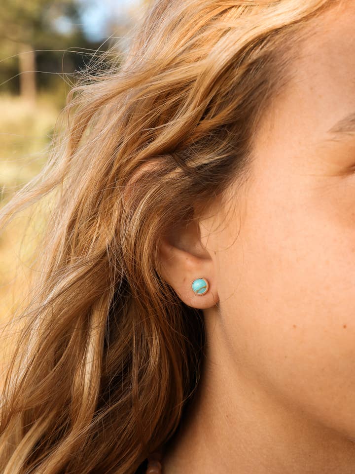 Clous d'oreilles à tige en argent sterling et turquoise Kingman || Classique pour la vente par CanyonLeaf