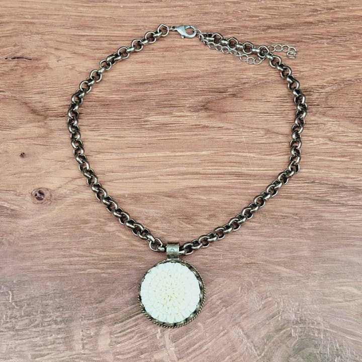ZINC Designs - Wholesale Pendant/Charm Necklace - Bone Flower Tibetan Pendant Chain Necklace