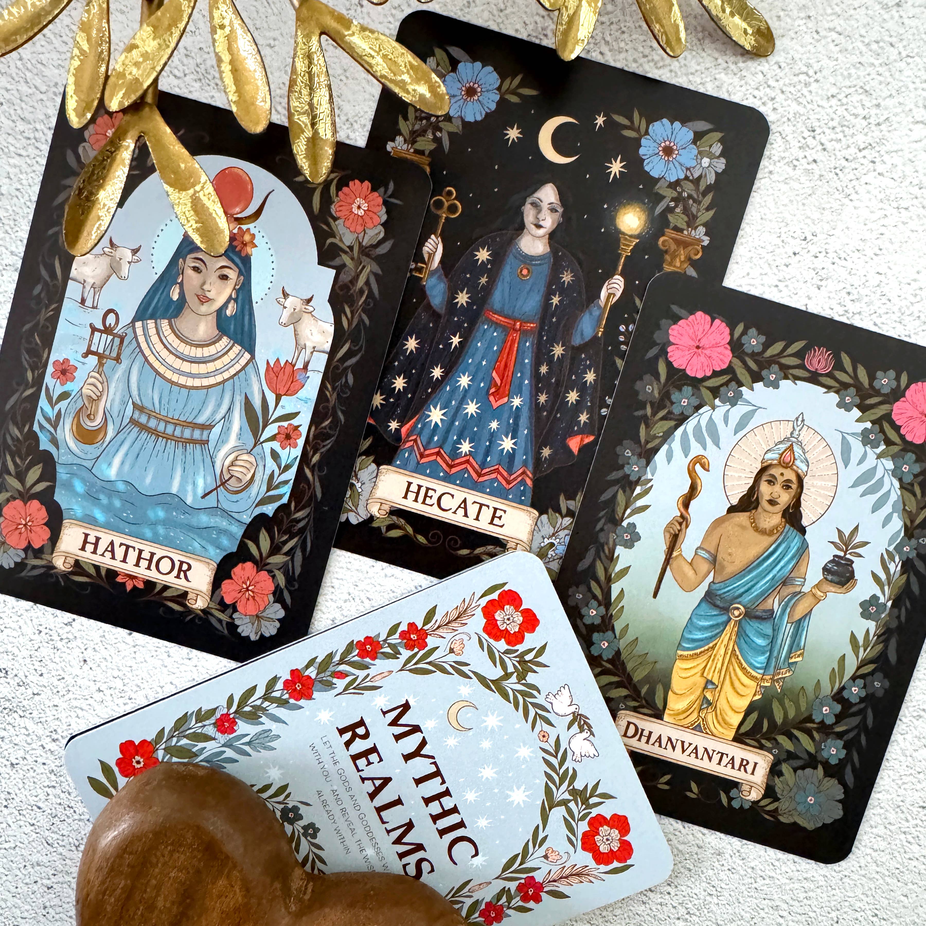 BOUCHETTE & CO. LLC - Vente Cartes de tarot - CARTES ORACLE | Cartes Oracle des Royaumes Mythiques10