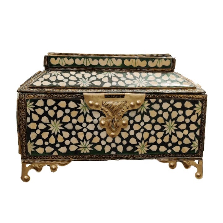 Coffre vintage for wholesale by Atlas artisan