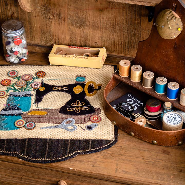 Traditional Primitives - Wholesale Craft Sewing Kit - Vintage Stitches -12" Wool Applique Pattern w/ Button Pack3