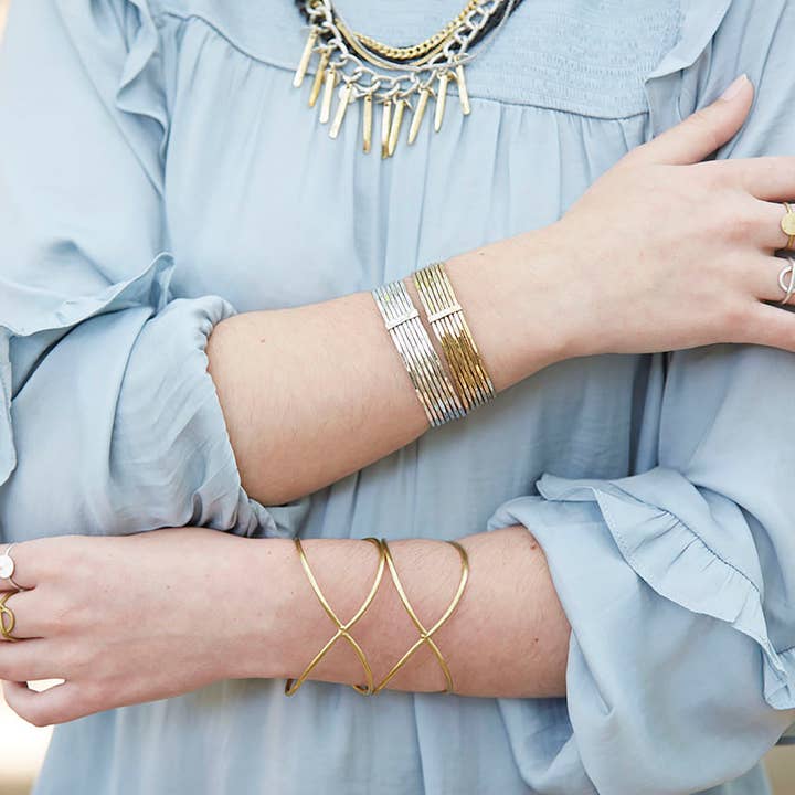 WorldFinds – wholesale Manschettarmband – Calera Crossed Cuff - Guld1