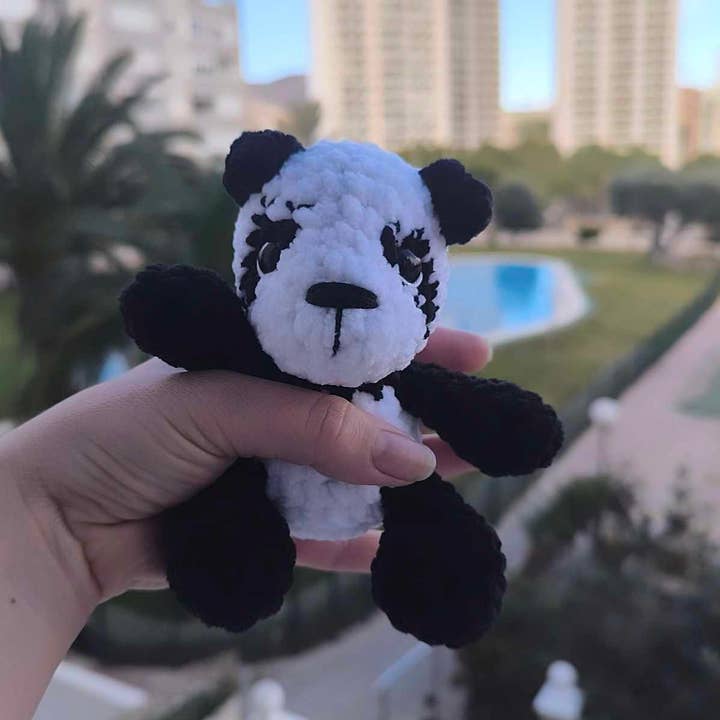 Briars Crochet Crafts – Großhandel Kuschel-/Plüschtier – Kind & Baby – Handgefertigtes gehäkeltes Panda-Plüschtier1