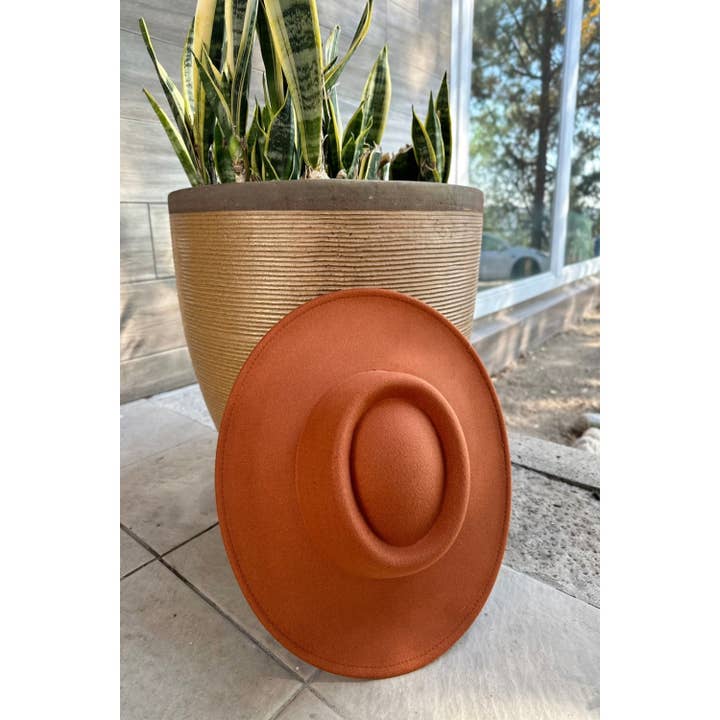 One and Only Accessories - Wholesale Fedora - Women's - Bestsellers Structured hat with a wide brim in faux felt Fas15