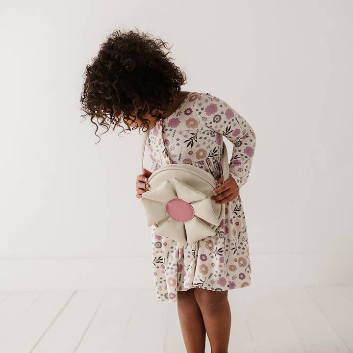 Cream Flower Purse Fall Winter 2025 for wholesale on Faire3