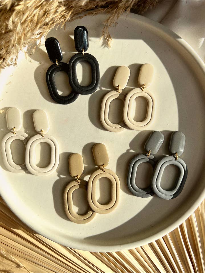 Lerøreringe | Neutrale lerøreringe | Neutrale øreringe for engroshandel hos Made For More