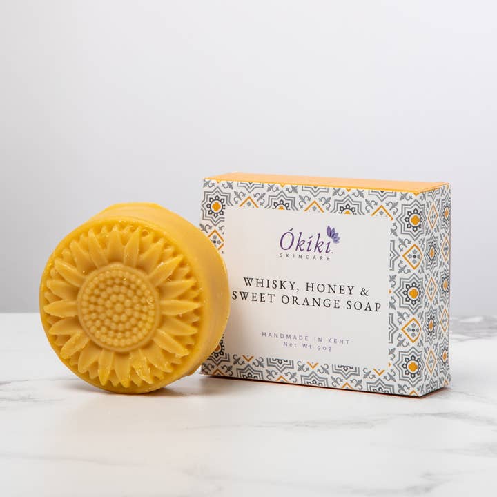 Whisky, honung och söt apelsin tvål för wholesale av Okiki Skincare
