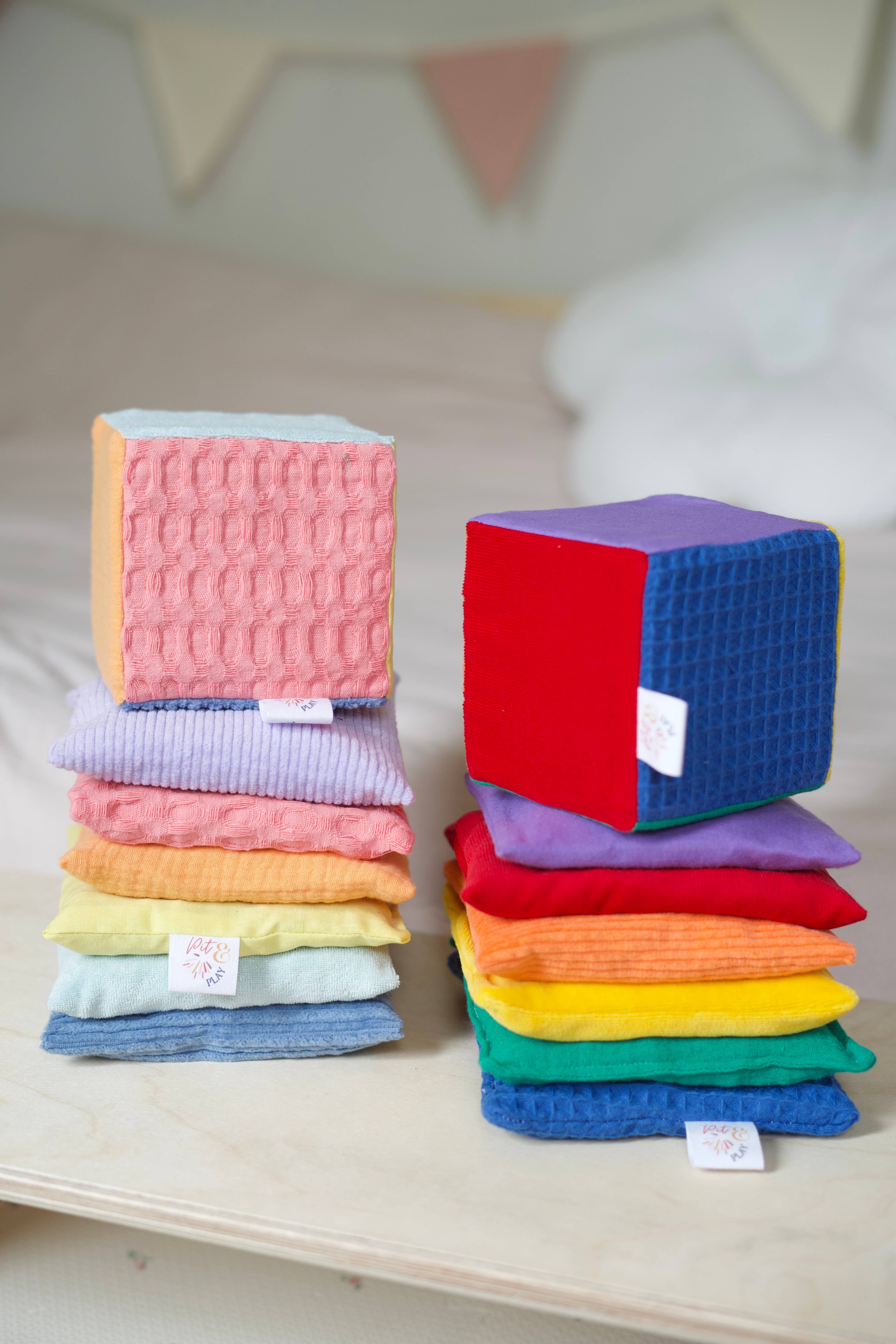 Pit and Play - Wholesale Stacking Game - Dice - rainbow Stack Stone Classic3