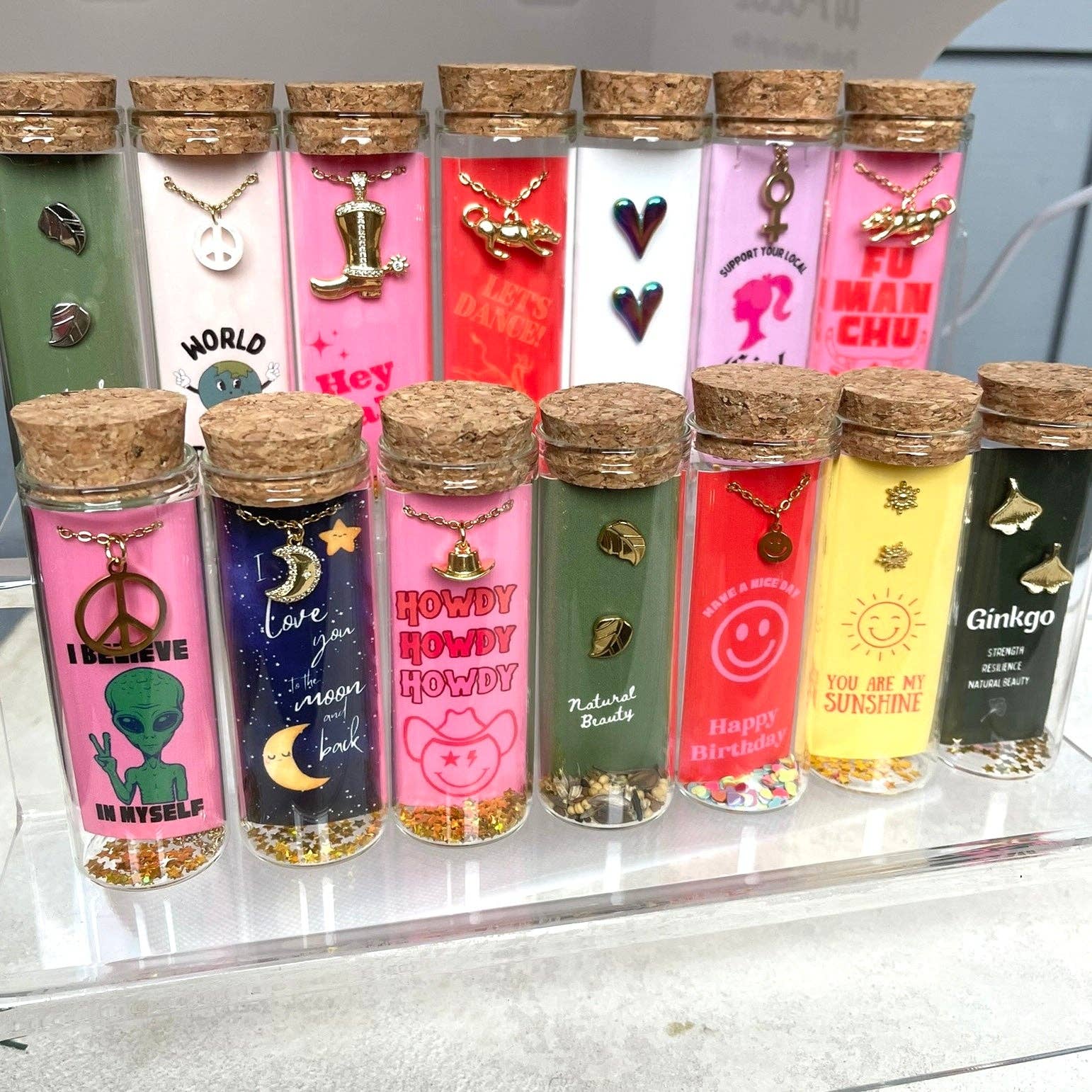 L Rae Charm – wholesale Pendant/charm necklace – World Peace | Shell Peace Sign Necklace2