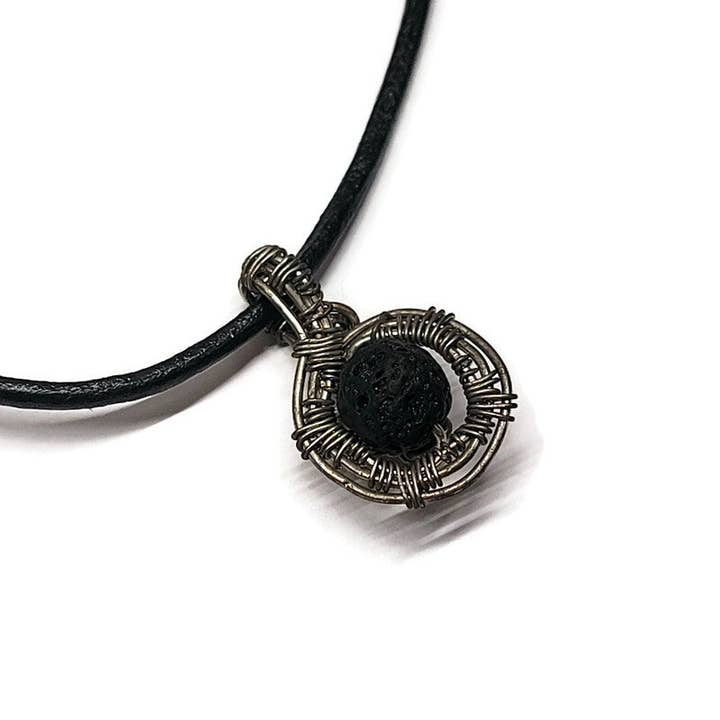 Lava Stone Aromaterapi halskæde - Trådindpakket halskæde for engroshandel hos Kilted Suds