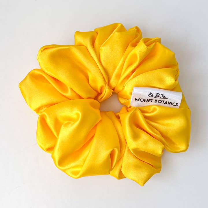 Daisy Maxi Scrunchie for wholesale by Monet Botanics