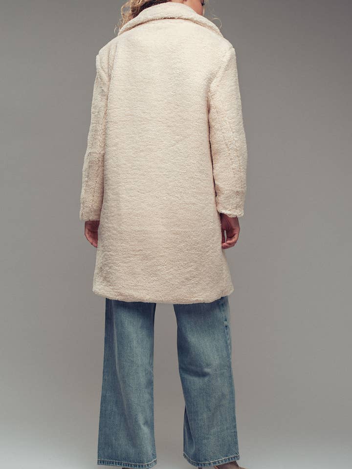 Urban Daizy - Wholesale Fur/Faux Fur Coat - Women's - Cozy Longline Notched Lapel Teddy Coat5