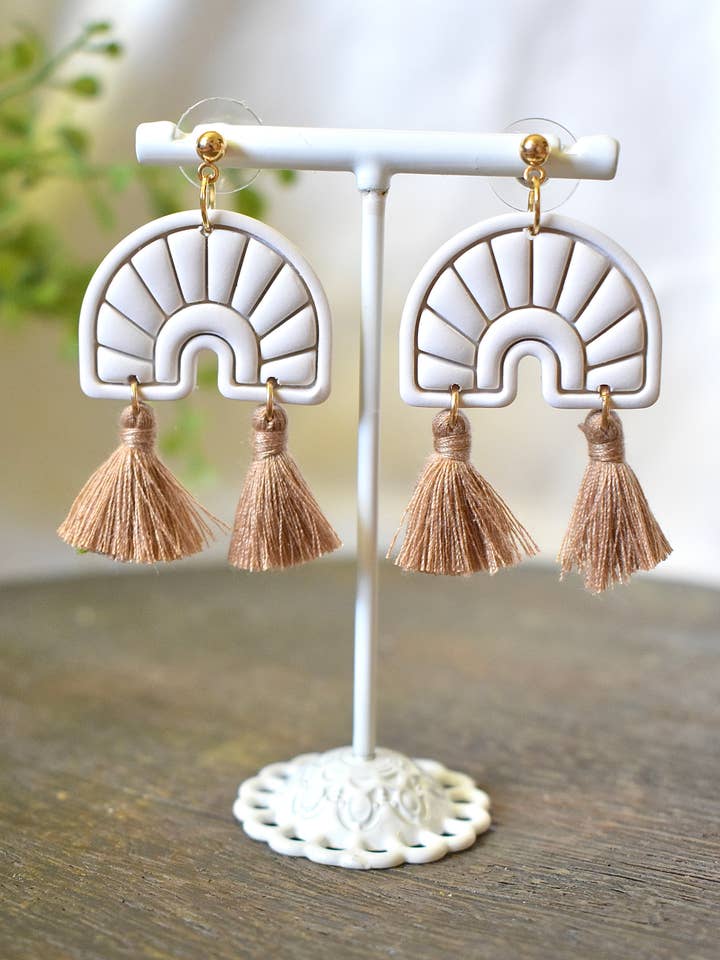 Café et crème Rainbow Arch pour la vente par Dusty Rose Creations