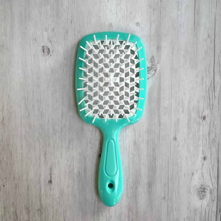 iconic mi - Wholesale Hair Brush/Comb - :Viral Detangling Hair Brush Scalp Massager Aqua White