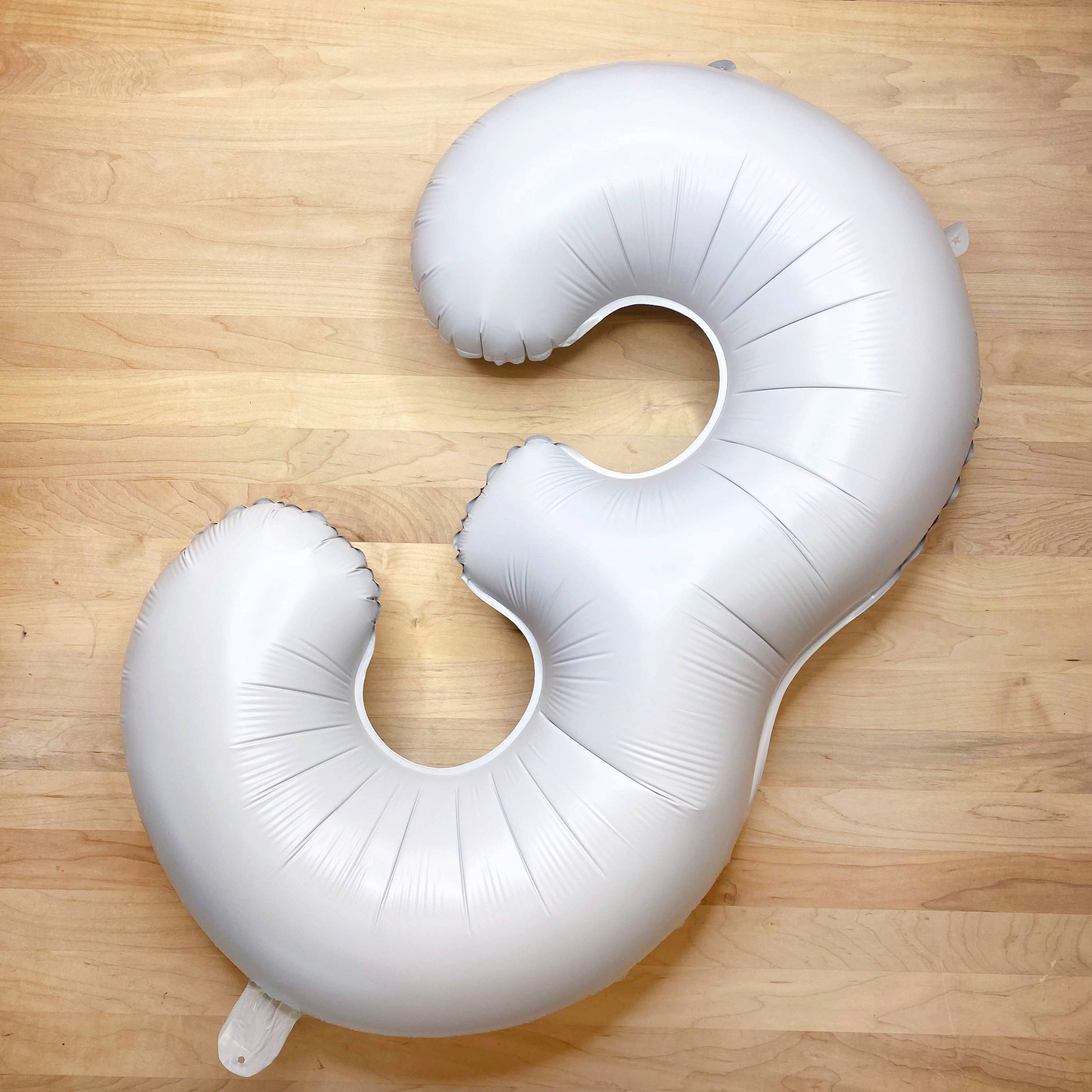 Ellie's Party Supply - Wholesale Balloon - 2025 Giant Mylar Foil Number (32 Inches) - Graduation / Anni5