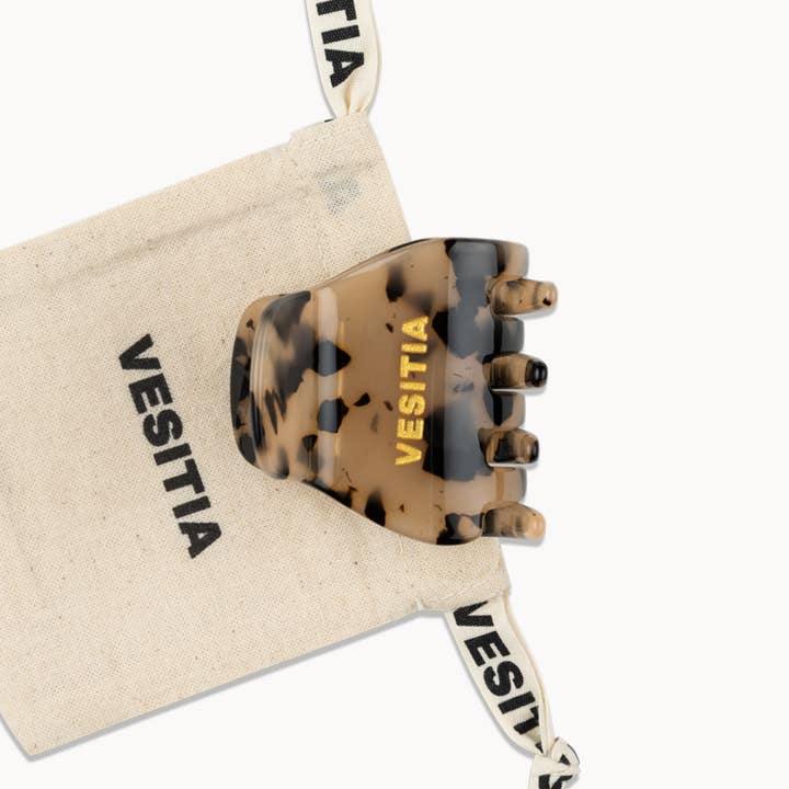 VESITIA - Wholesale Hair clip – Women’s - Midi Claw Clip - Blond Tortoise4