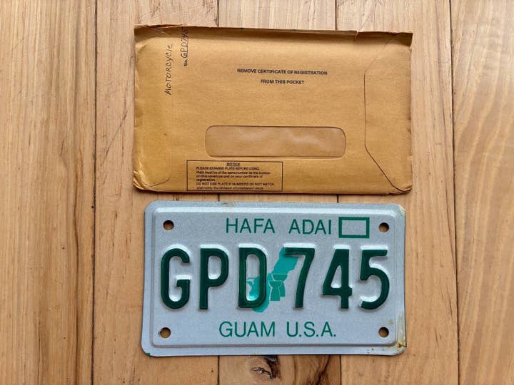 Plaque d'immatriculation de sécurité publique pour moto de Guam 1988 avec enveloppe pour la vente par RusticPlates