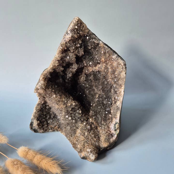 Edelstein Polierte Amethystgeode von 1602 Gramm – Spiritueller Blickfang mit Kraftvoller Energie für den Großhandel von Moonlight Gemstones