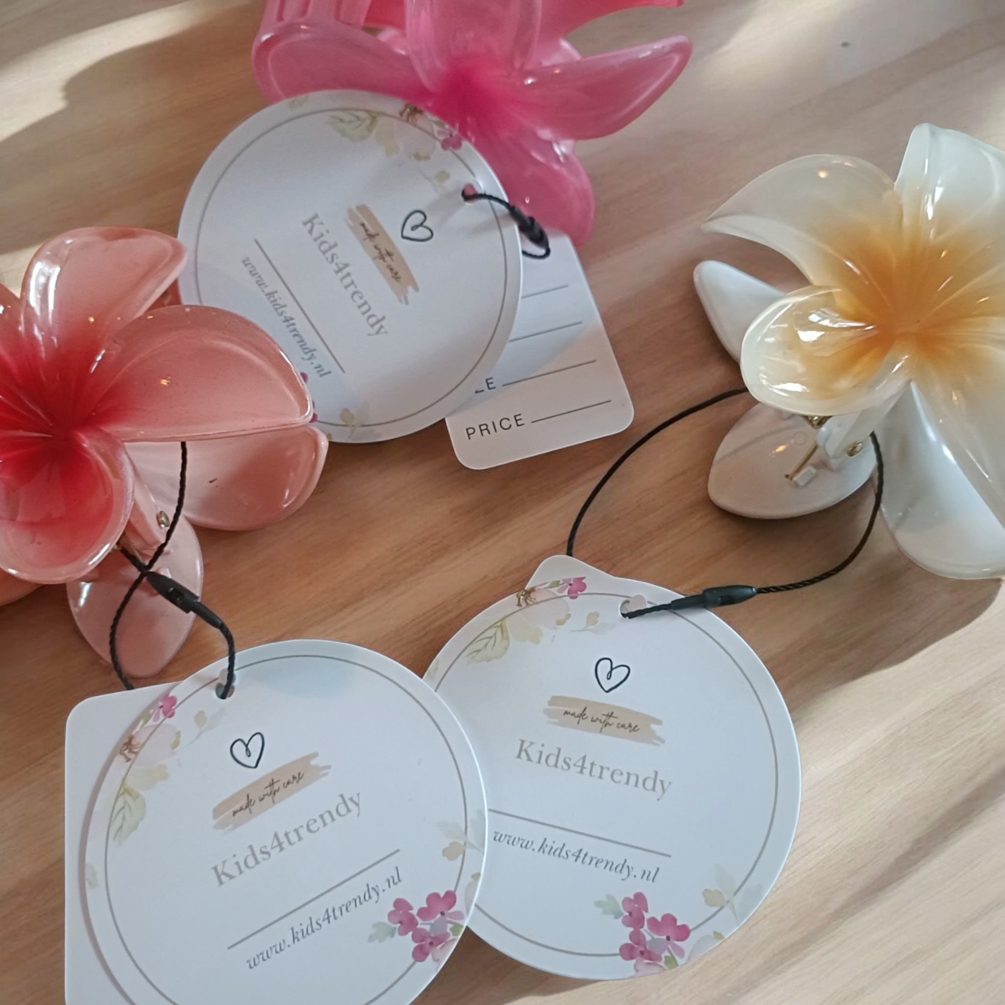 Mig Set med sex blomformade hårklämmor med spegeleffekt för wholesale på Faire2