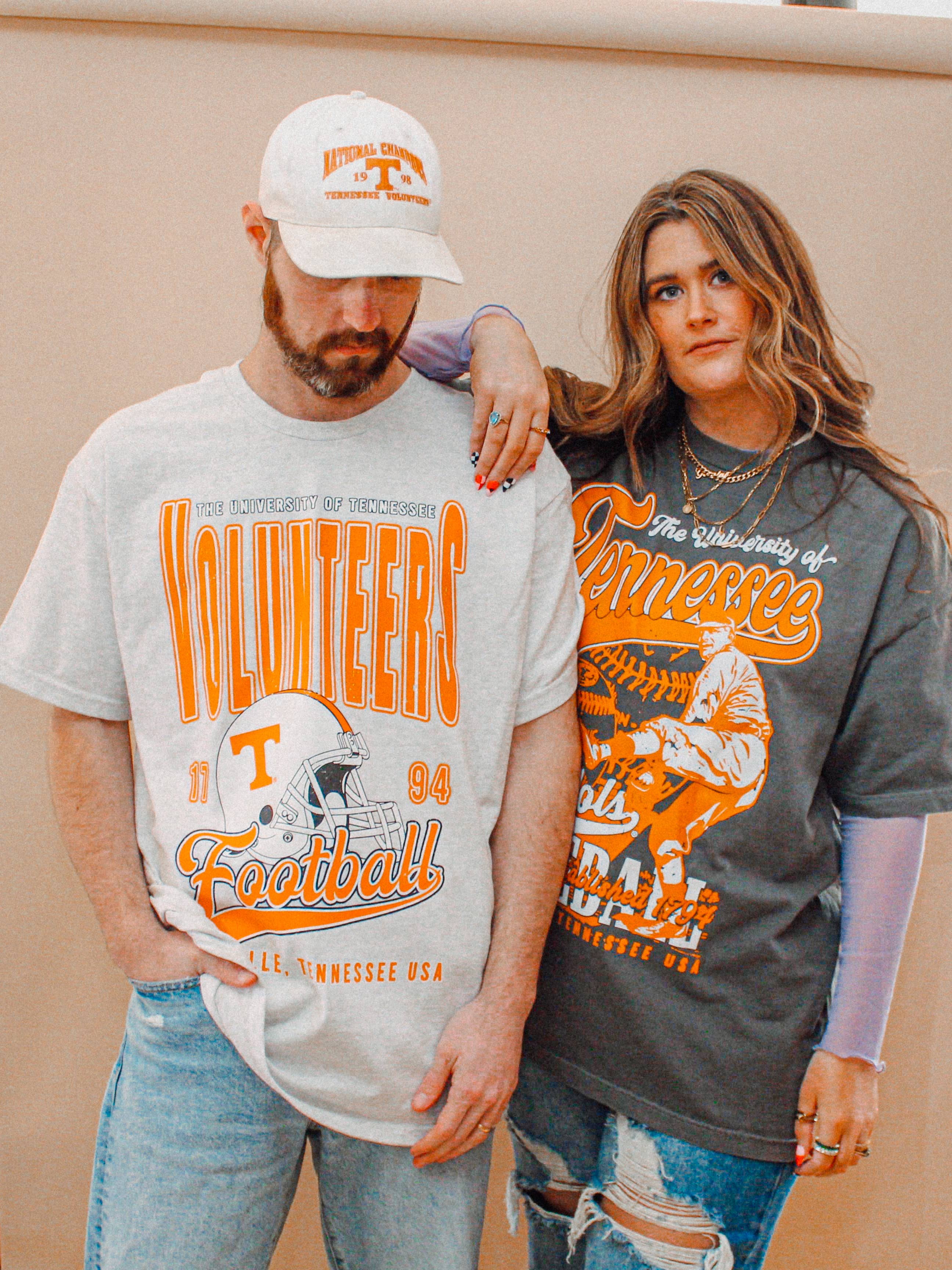 The Clandestine Underground - Vendita all'ingrosso Maglietta serigrafata - Unisex - Maglietta in Cotone Vintage Tennessee Volunteers Football11