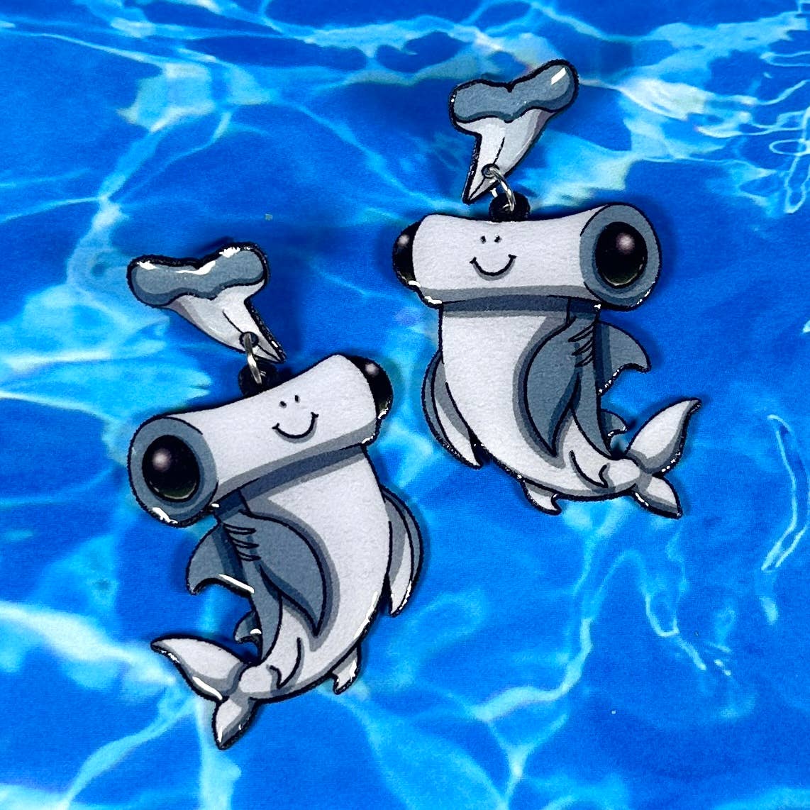 Sea Pixie Designs - Vente Boucles d'oreilles pendantes - Boucles d'oreilles pendantes requin-marteau, légères, sans nickel4