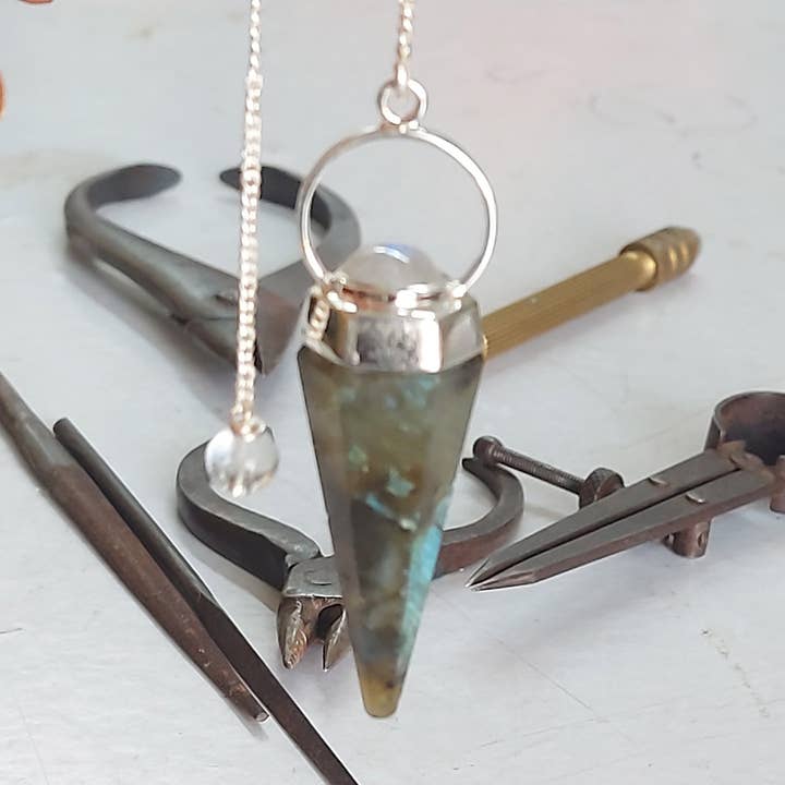 Crystal Earth Sterling - Wholesale Pendulum Board - Faceted Sterling Pendulum - Labradorite & Moonstone1