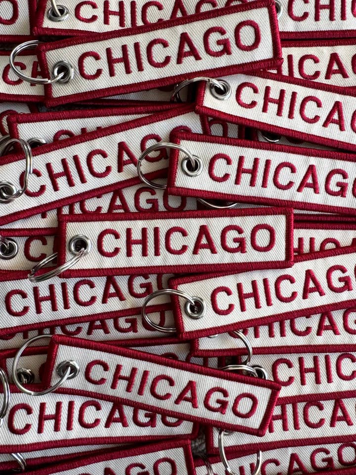 Llavero Bordado de Chicago - Rojo para venta al por mayor de Unexpected Flair