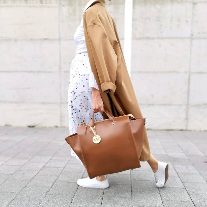 L&E Studio - Wholesale Tote Bag - Women's - Sörenberg Vegan Travel Tote Backpack Weekender10