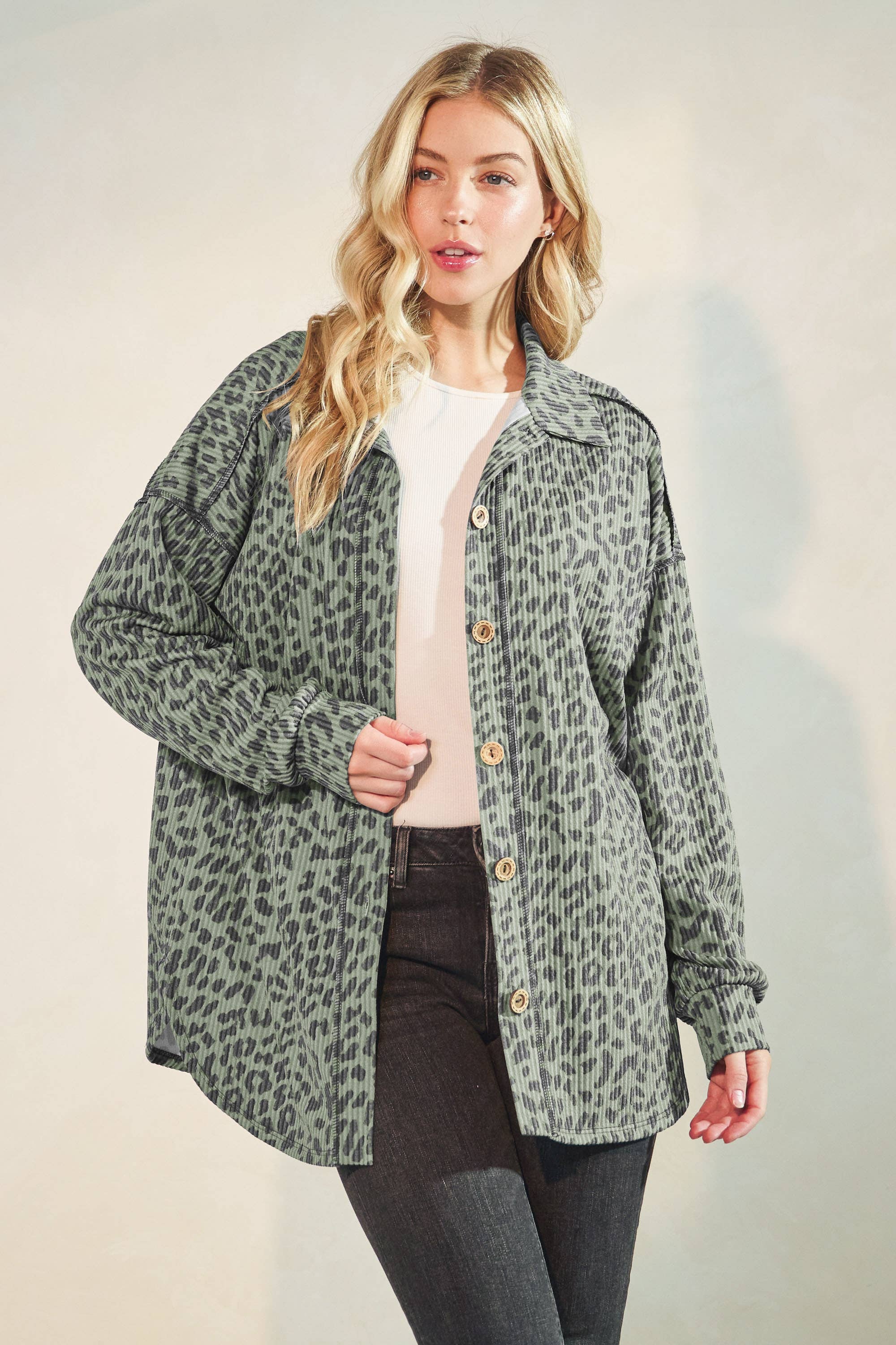 HEIMISH - Venta al por mayor Camisa con botones - Mujer - ET7425-14 TOP BÁSICO CON CUELLO ANIMAL URBANO DE CANALÉ ABOTONADO10