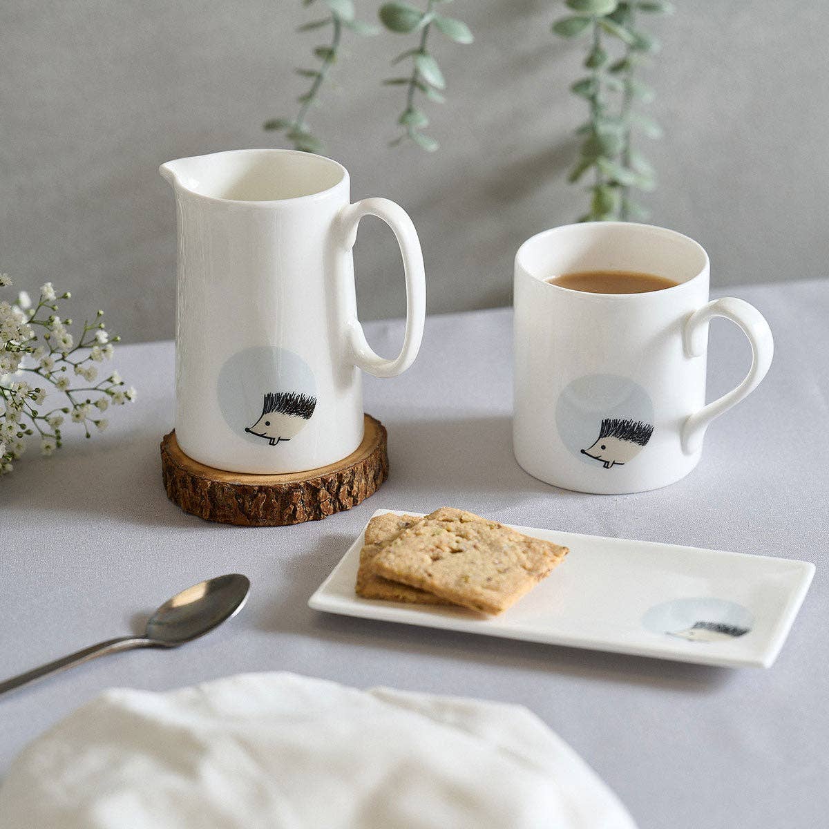 Jin Designs - Wholesale Coffee Mug - Hedgehog in the Window Mug6