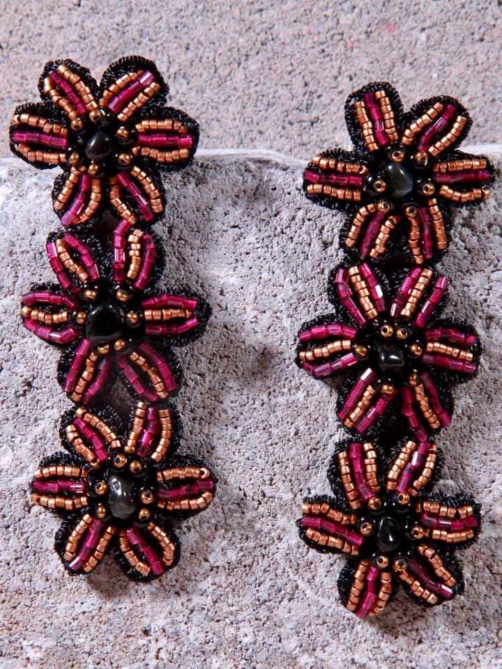 Duru Perlé Statement Boucles d'oreilles Mariées et Demoiselles d'honneur Noir pour la vente par Seyyah